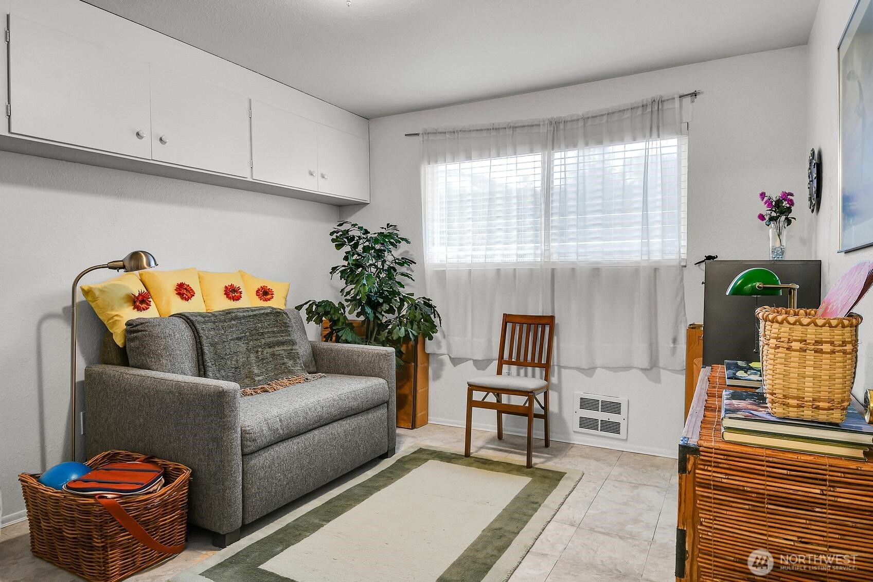 23005 Marine View Drive S, Des Moines, WA 98198-8466