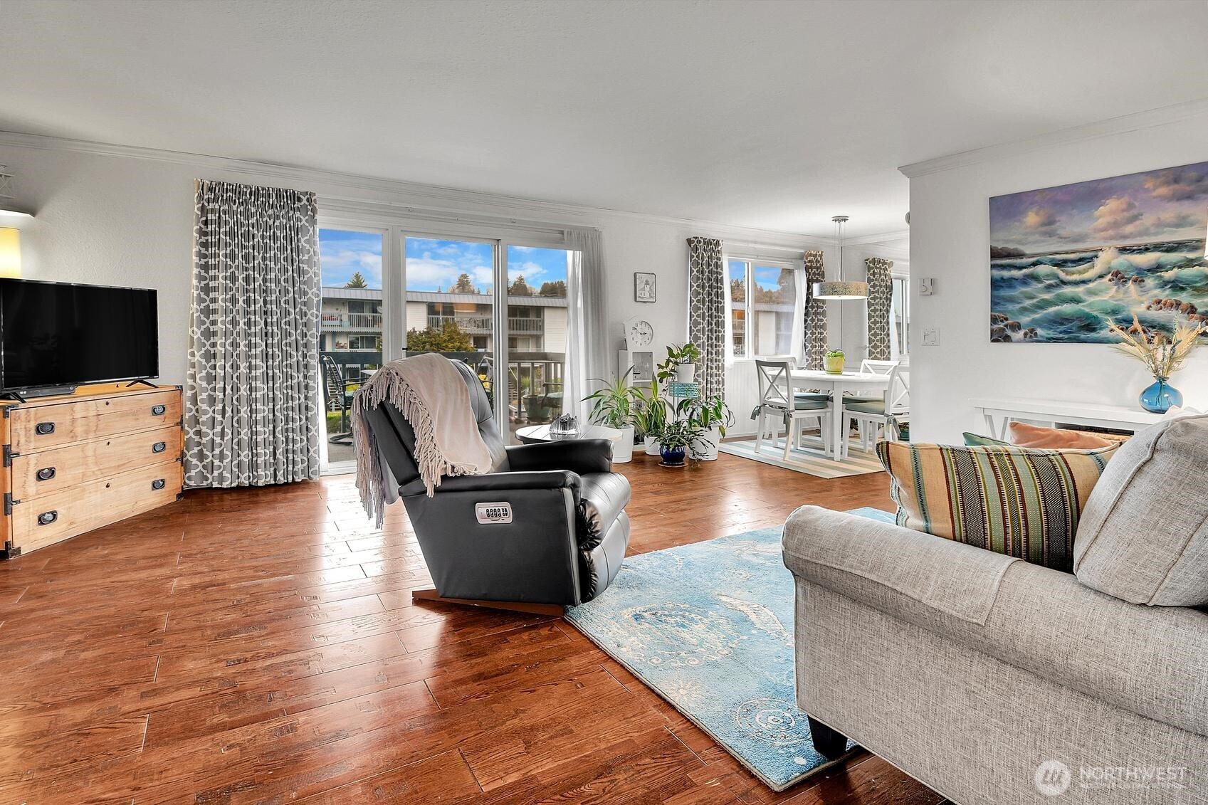 23005 Marine View Drive S, Des Moines, WA 98198-8466