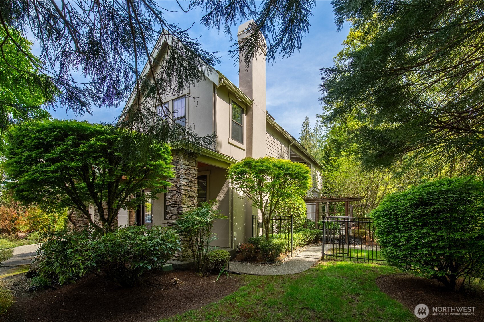 1408 29th Court NE, Issaquah, WA 98029