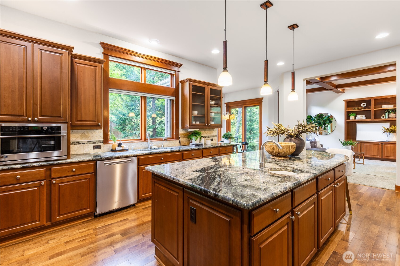 1408 29th Court NE, Issaquah, WA 98029