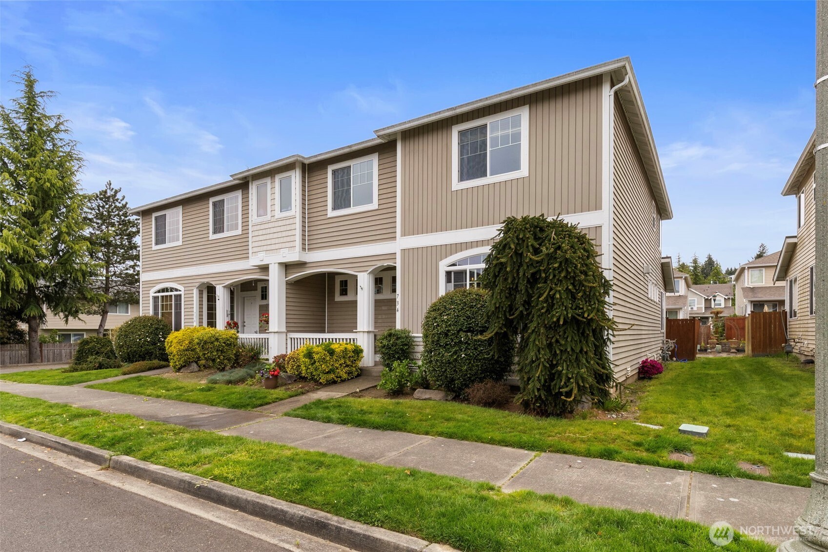 734 Glenmore Loop , Port Orchard, WA 98366
