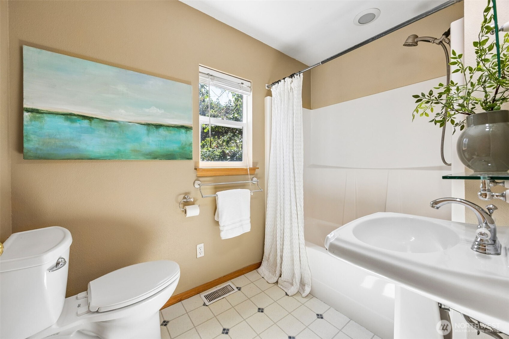9226 Peacock Hill Avenue , Gig Harbor, WA 98332