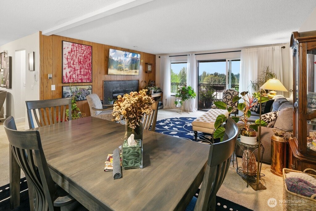 9710 Greenwood Avenue N #303, Seattle, WA 98103-3031