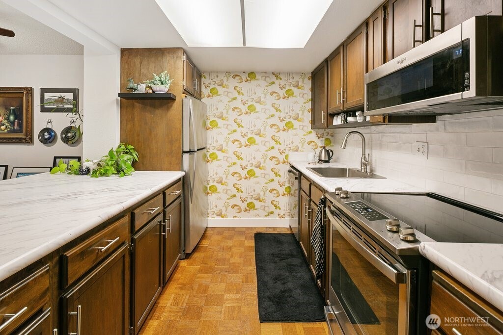 9710 Greenwood Avenue N #303, Seattle, WA 98103-3031