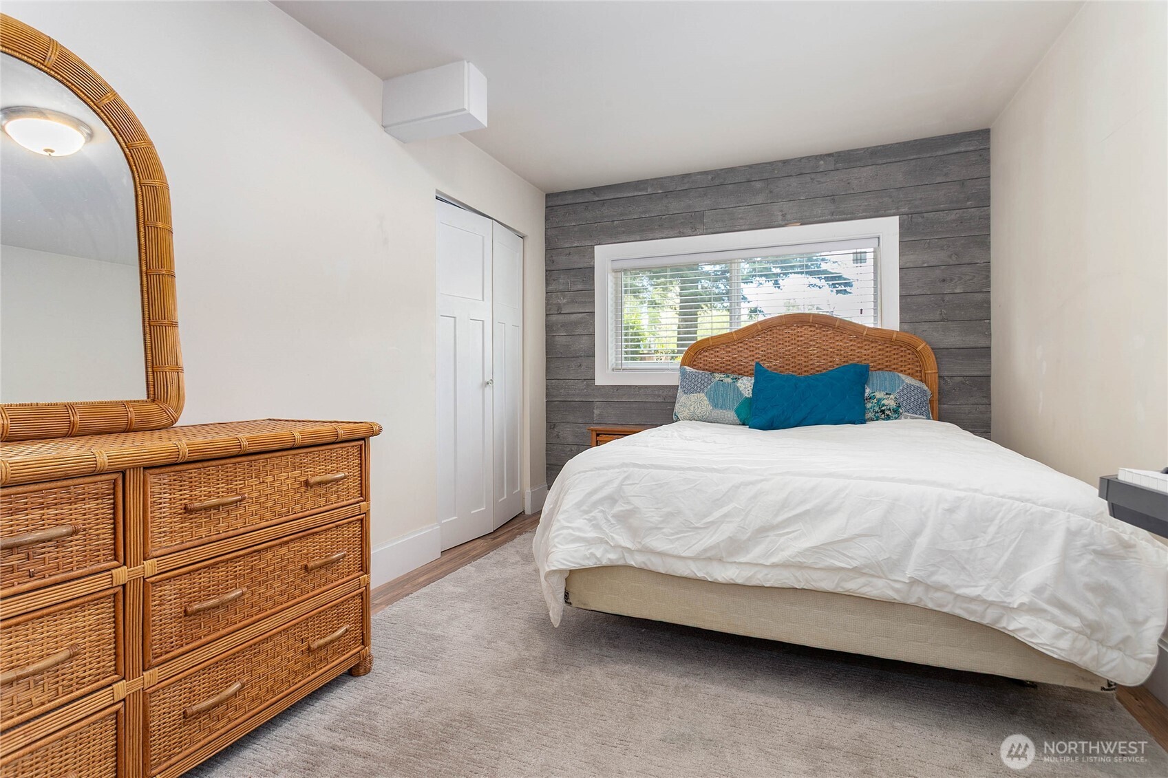 997 W Larson Road , Bellingham, WA 98226