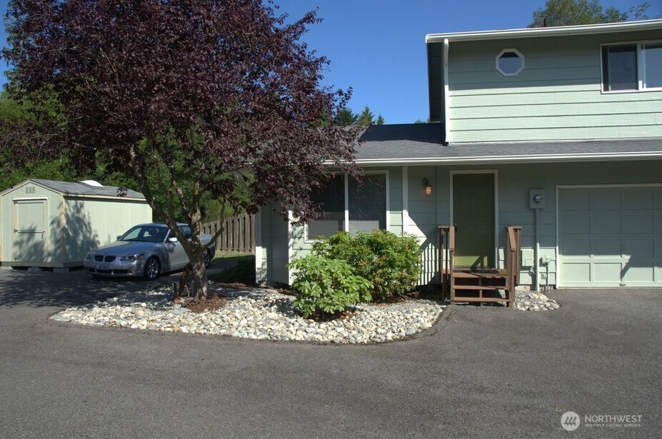 6305 Bob Galbreath Road , Clinton, WA 98236