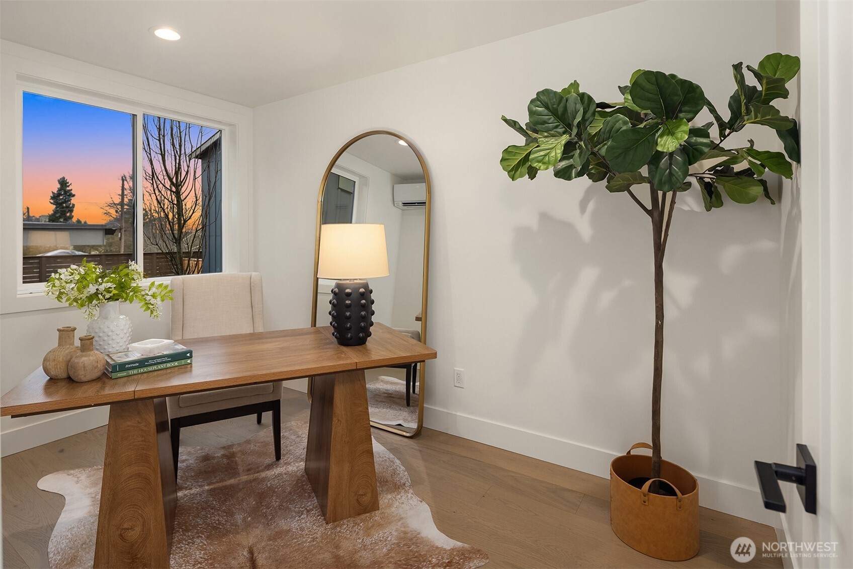 4406 1st Avenue NE, Seattle, WA 98105