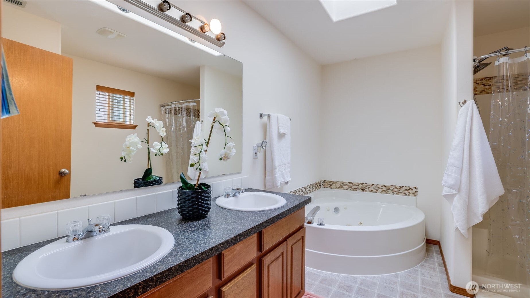 28843 213th Court SE, Kent, WA 98042