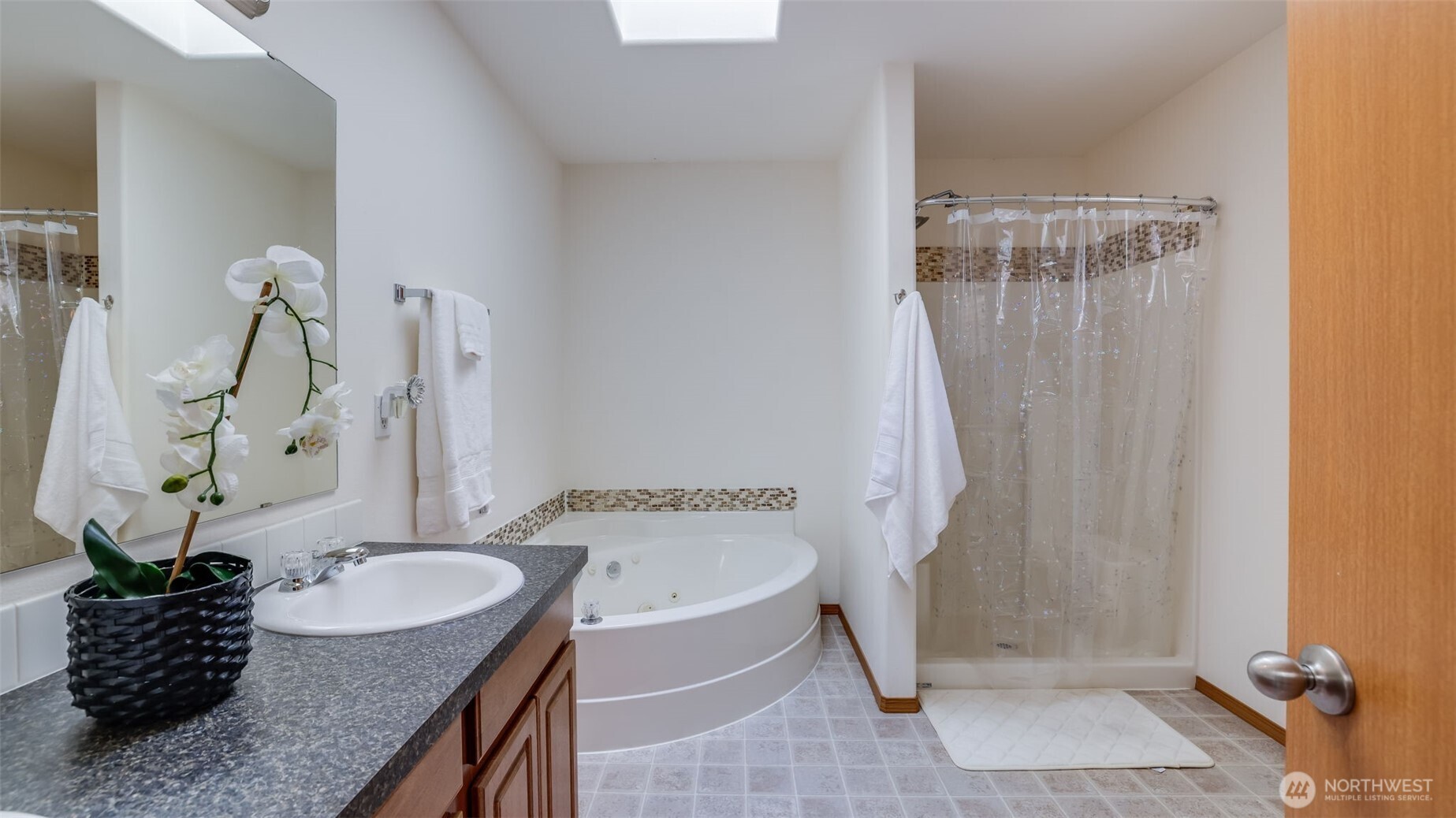 28843 213th Court SE, Kent, WA 98042