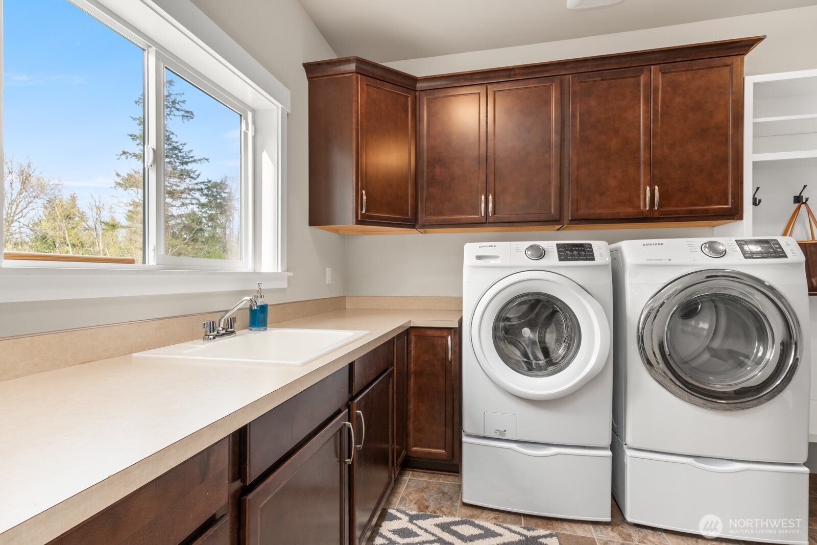 10916 Bay Meadows Lane , Burlington, WA 98233