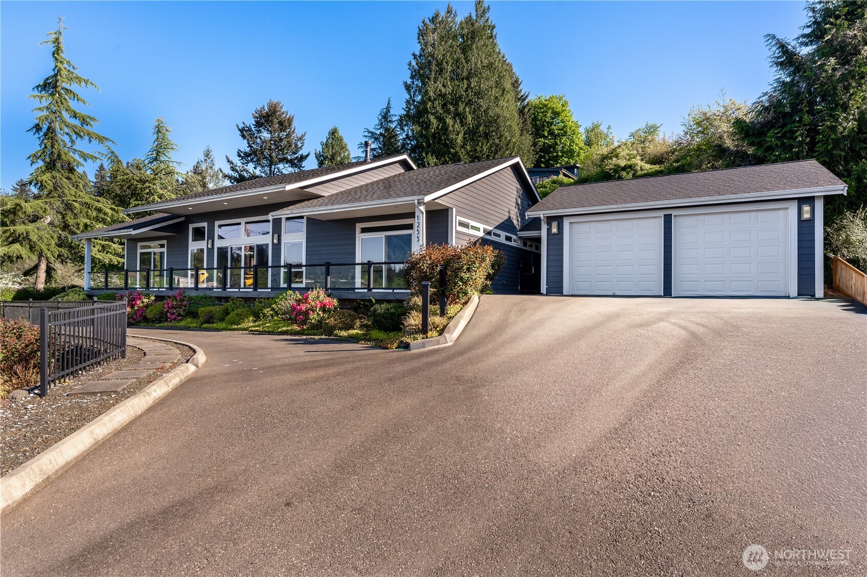 1253 Beach Drive E, Port Orchard, WA 98366