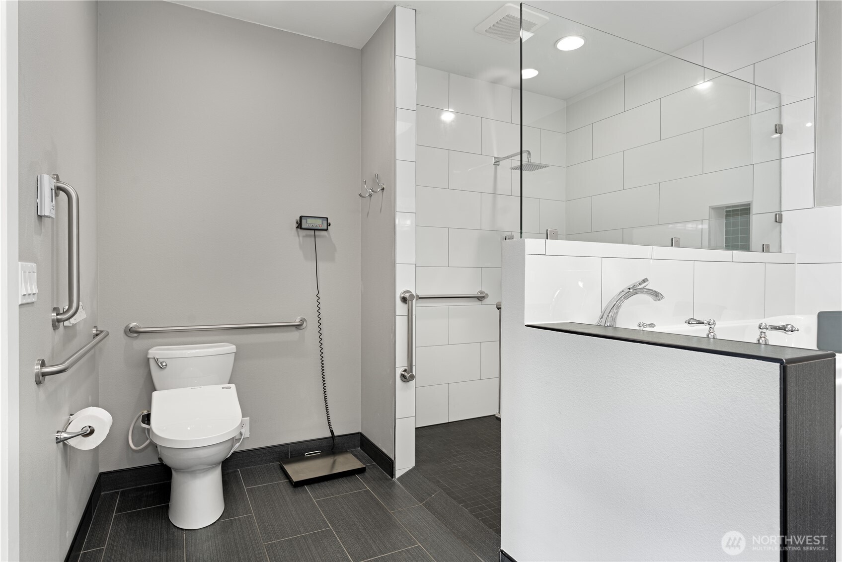1253 Beach Drive E, Port Orchard, WA 98366