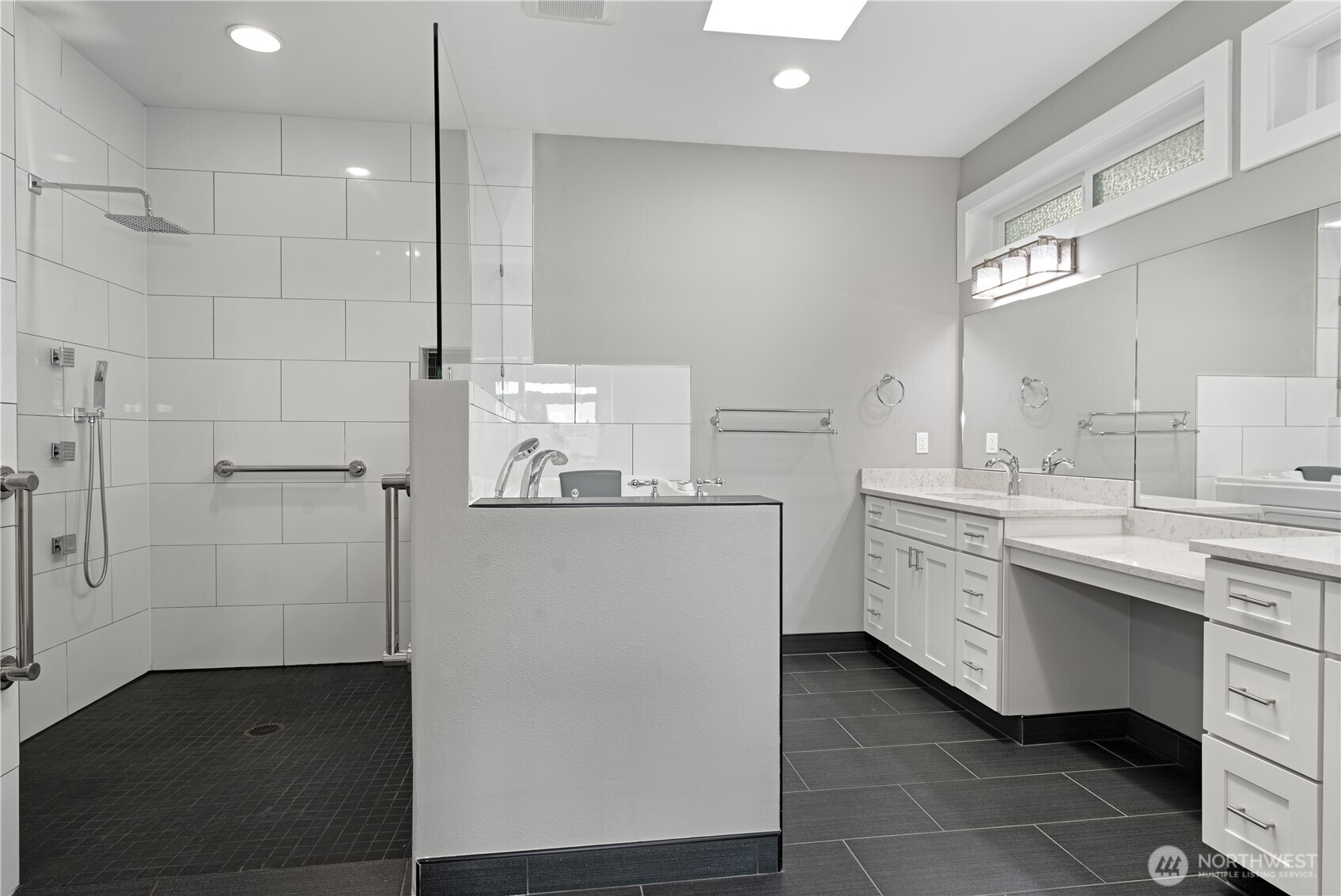1253 Beach Drive E, Port Orchard, WA 98366