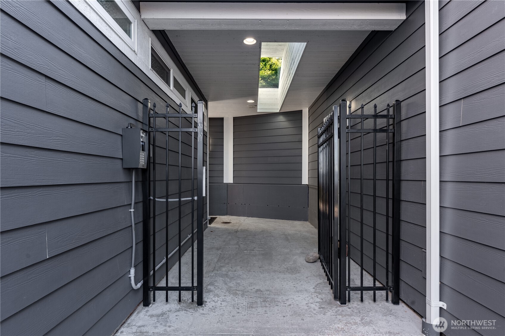 1253 Beach Drive E, Port Orchard, WA 98366