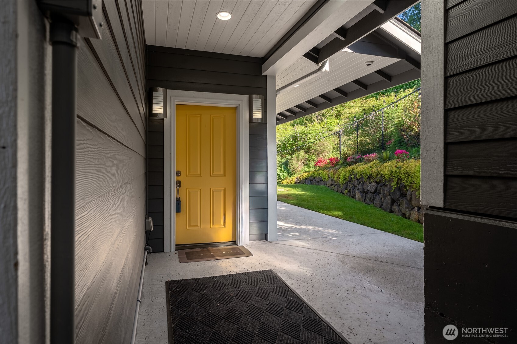 1253 Beach Drive E, Port Orchard, WA 98366