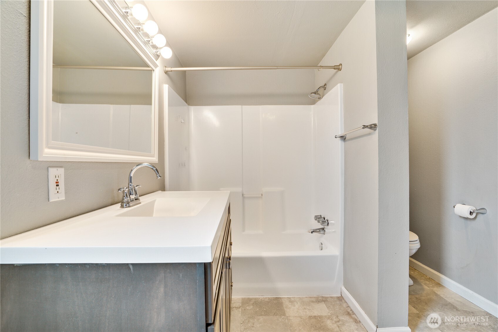 5414 S Pine Street , Tacoma, WA 98409