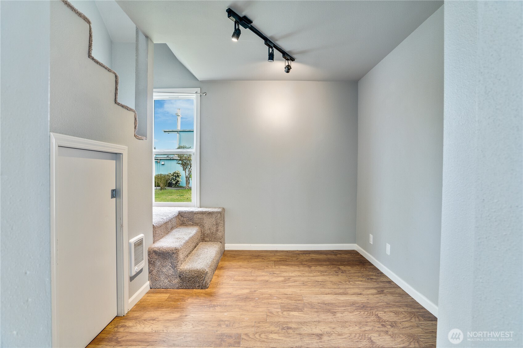 5414 S Pine Street , Tacoma, WA 98409