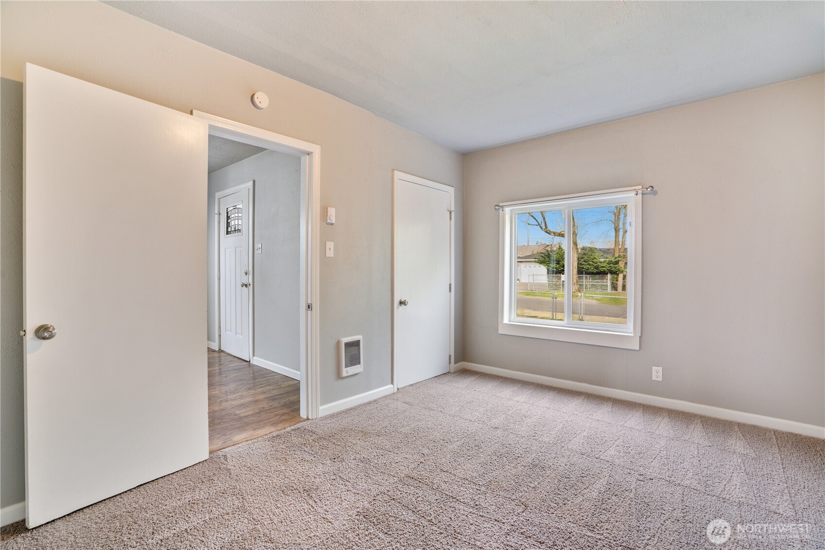 5414 S Pine Street , Tacoma, WA 98409