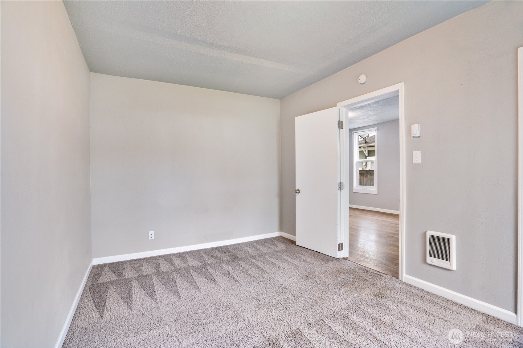 5414 S Pine Street , Tacoma, WA 98409