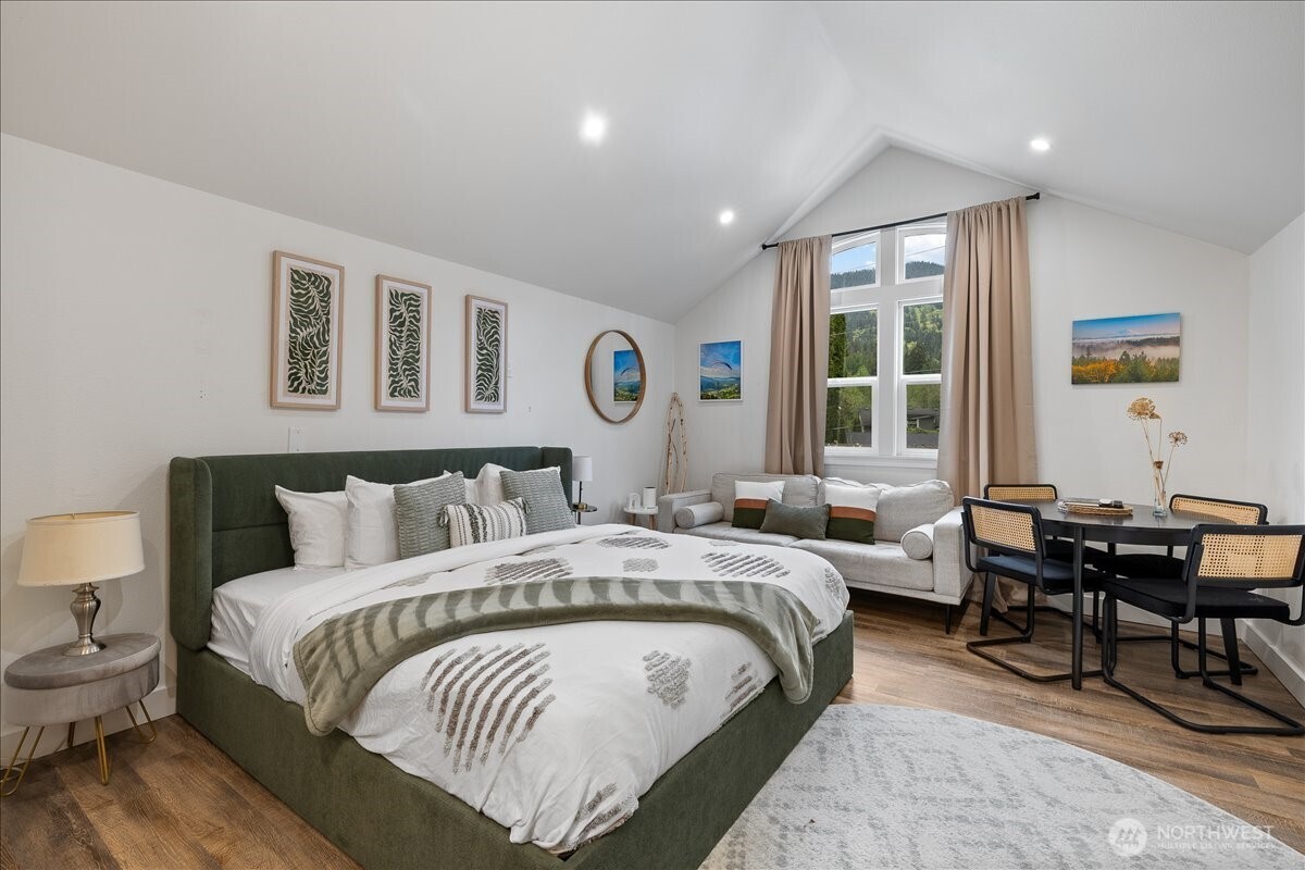 1109 Lewis Lane SE, Issaquah, WA 98027