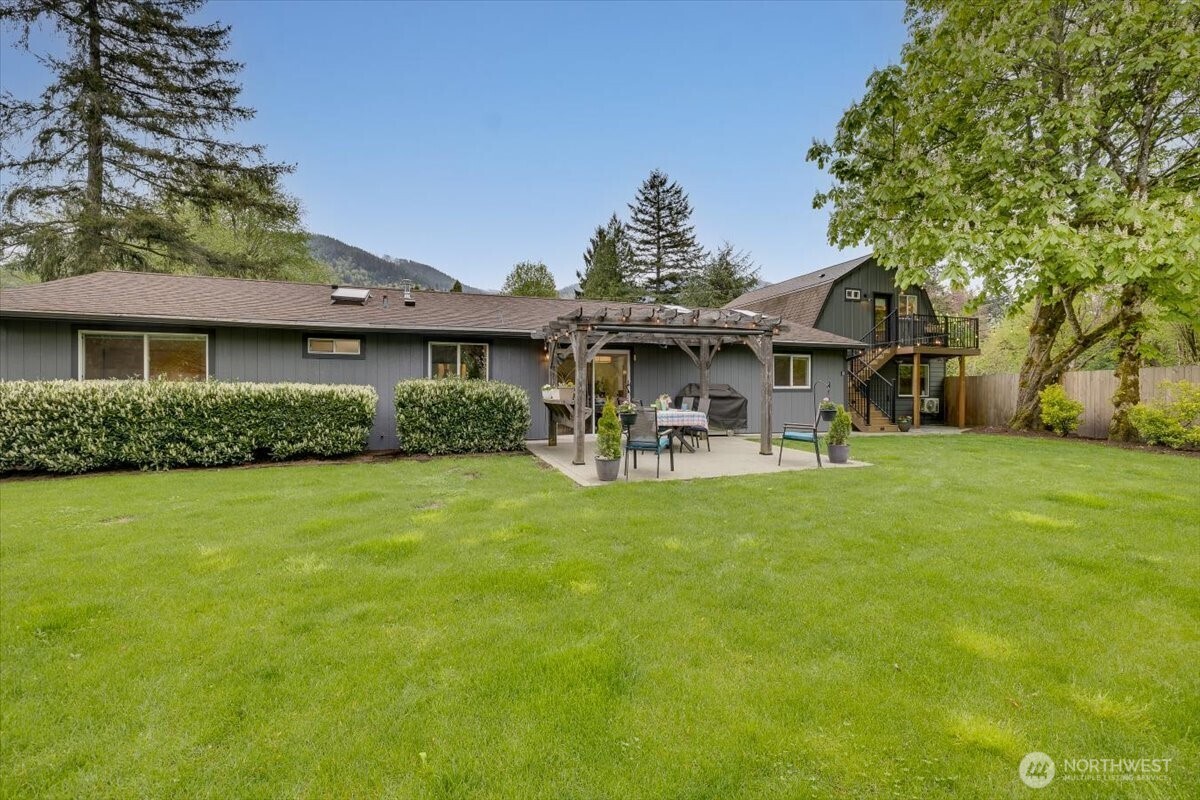 1109 Lewis Lane SE, Issaquah, WA 98027
