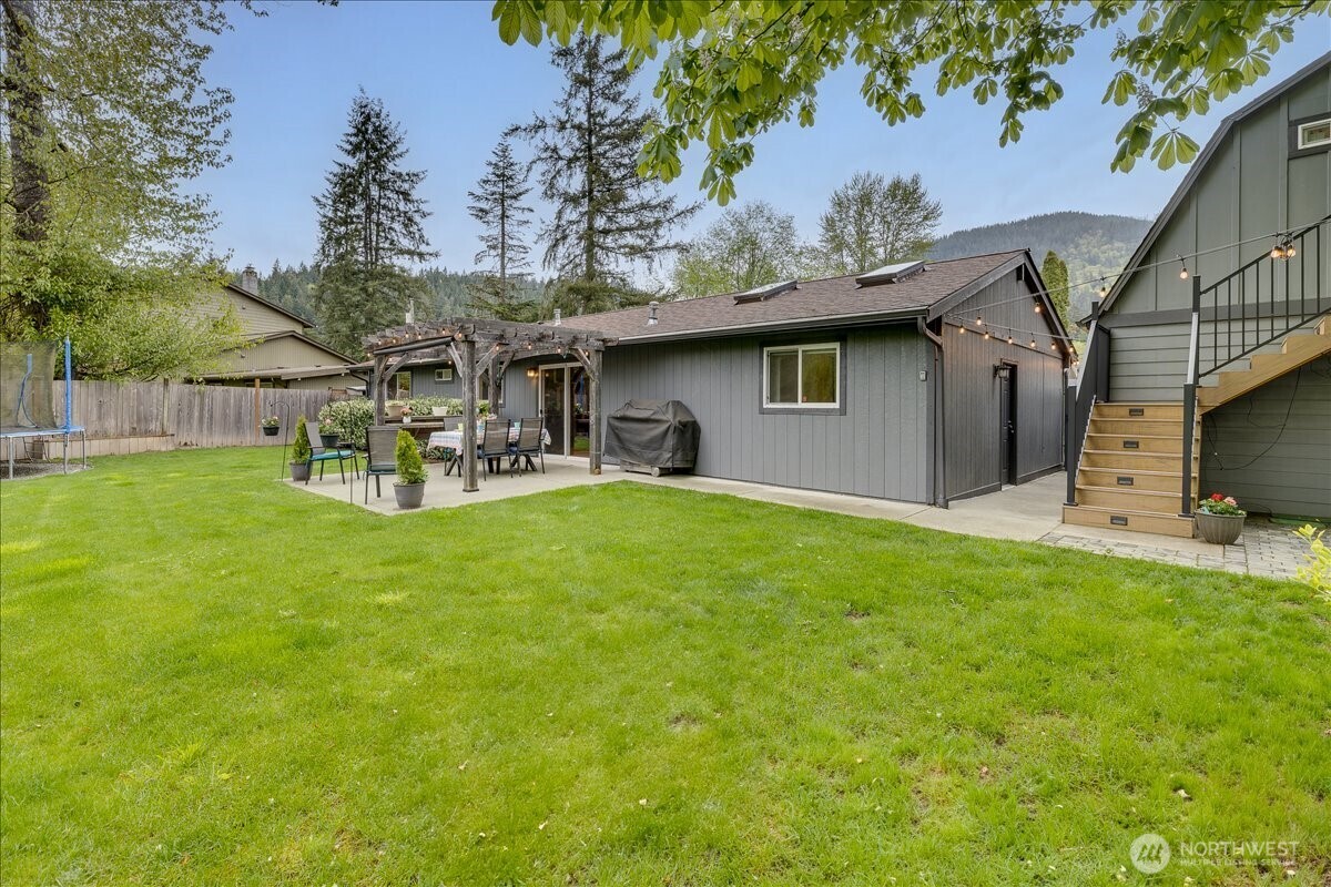 1109 Lewis Lane SE, Issaquah, WA 98027