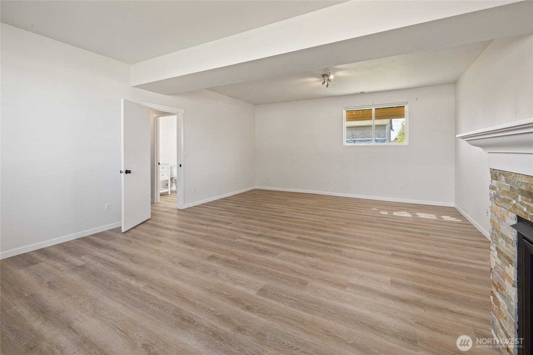 1702 E Hobert Avenue , Ellensburg, WA 98926