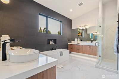 2423 129th Avenue SE, Bellevue, WA 98005 - Photo 17