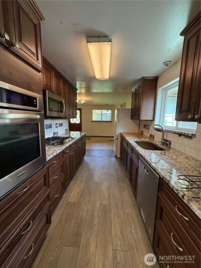 11810 19th Avenue SW, Burien, WA 98146 - Photo 3