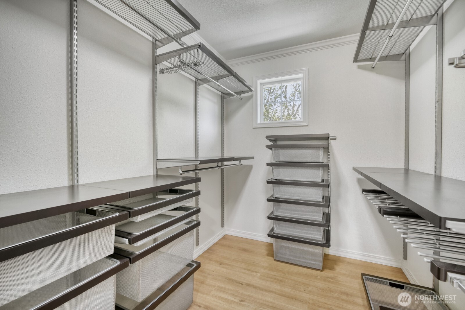 6551 17th Avenue SW, Seattle, WA 98106