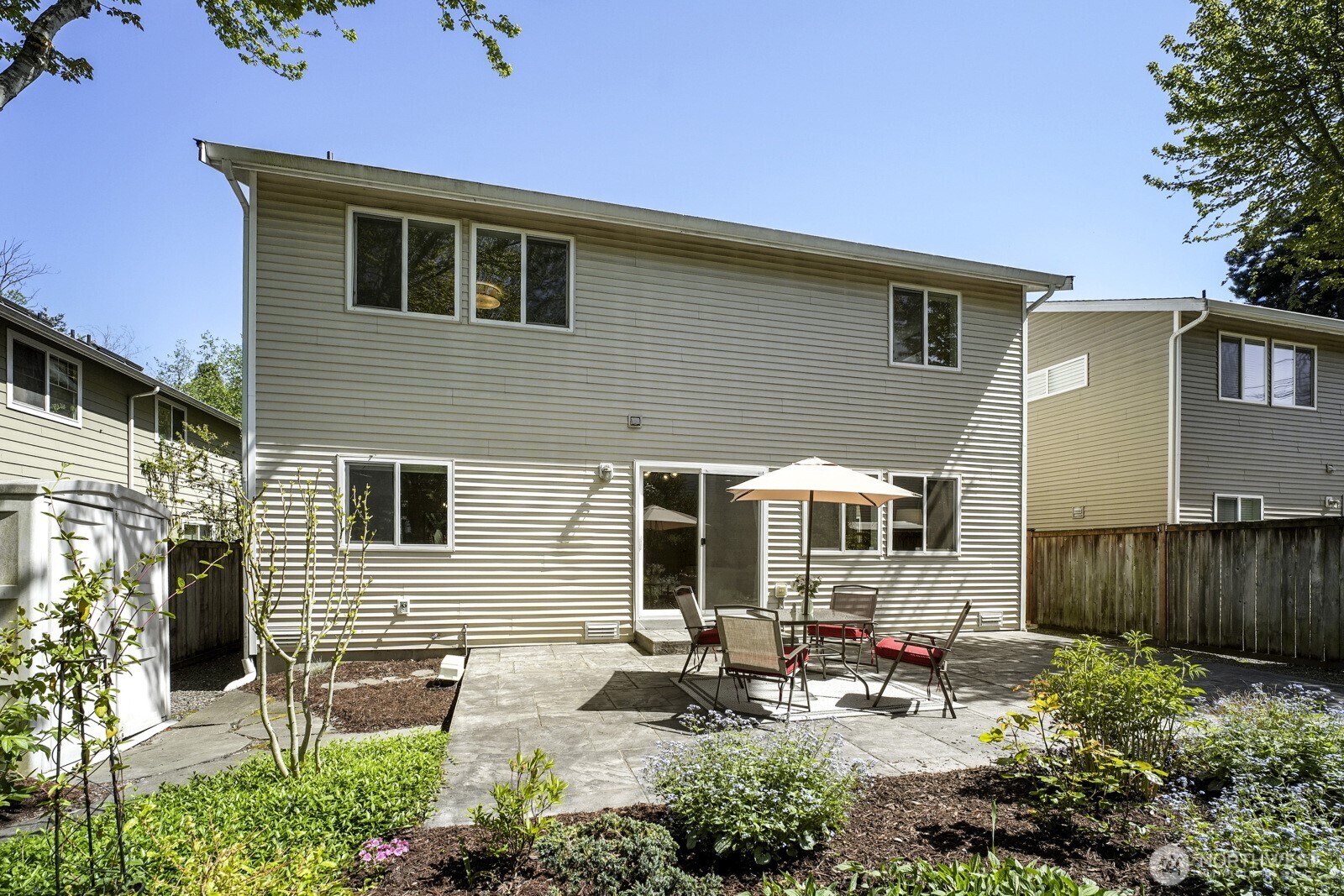 6551 17th Avenue SW, Seattle, WA 98106