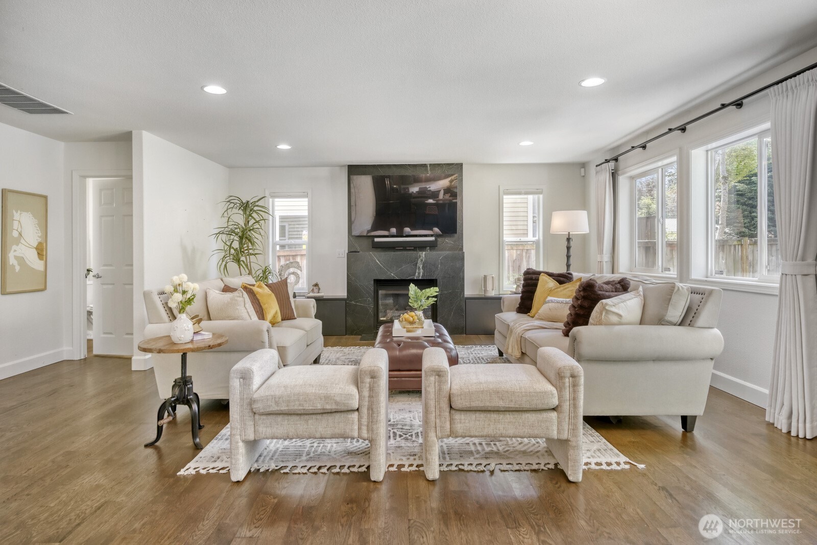 6551 17th Avenue SW, Seattle, WA 98106