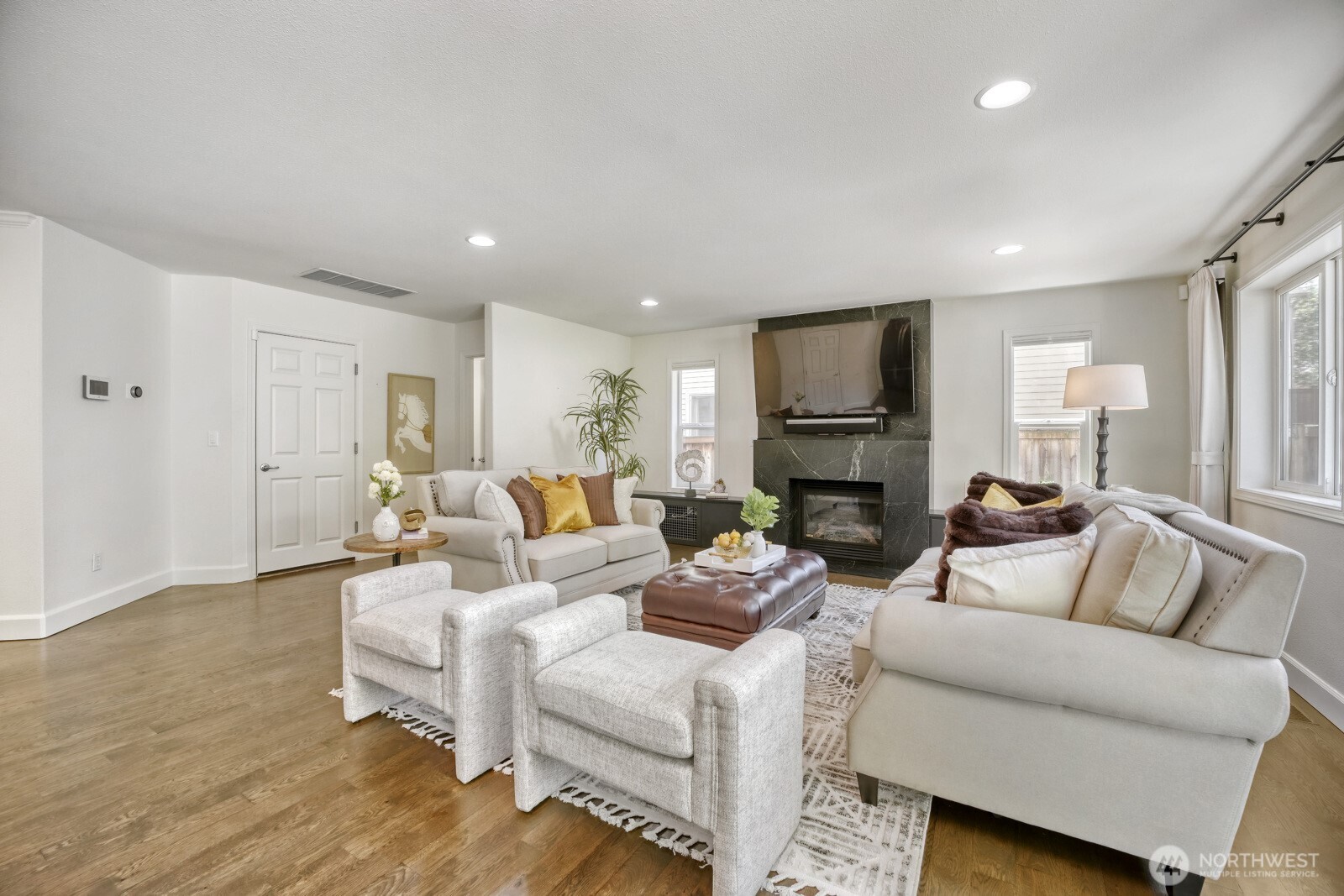 6551 17th Avenue SW, Seattle, WA 98106
