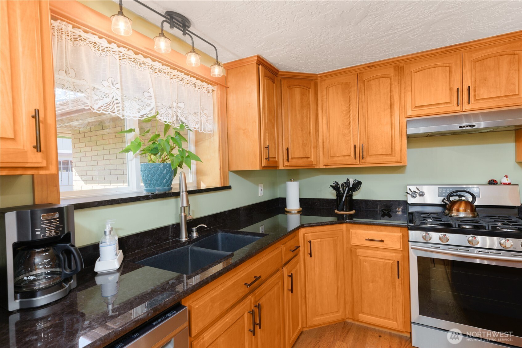 273702 Hwy 101 , Sequim, WA 98382