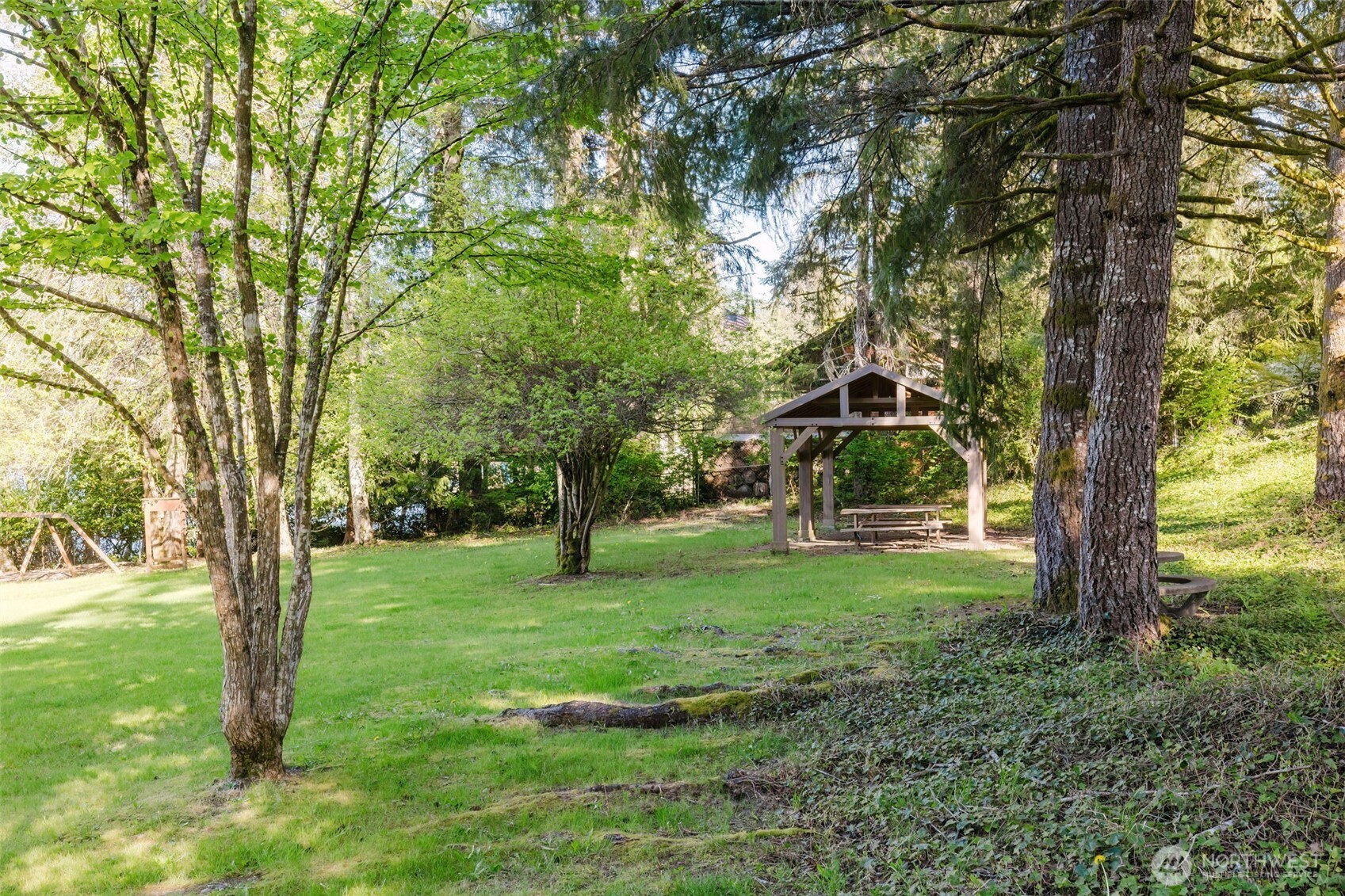 360 Kingsway W, Bremerton, WA 98312