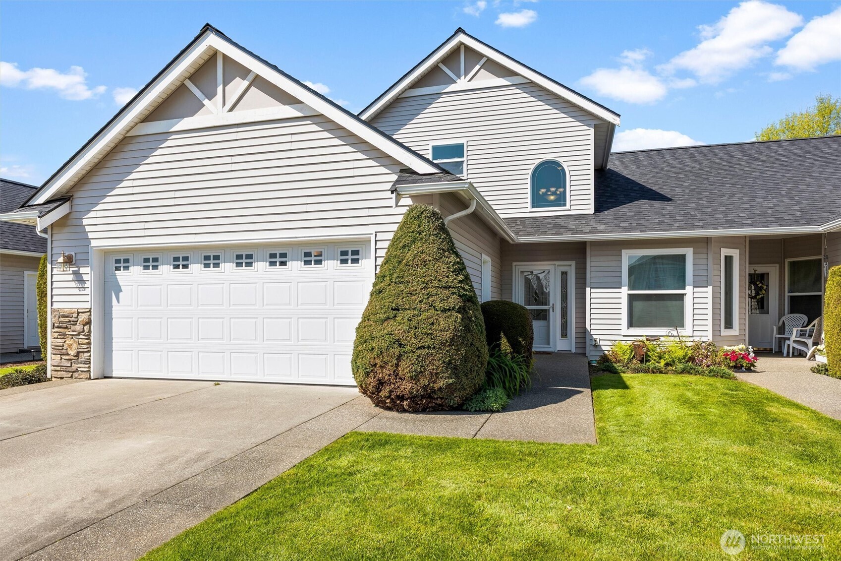 1149 Aaron Drive #B, Lynden, WA 98264