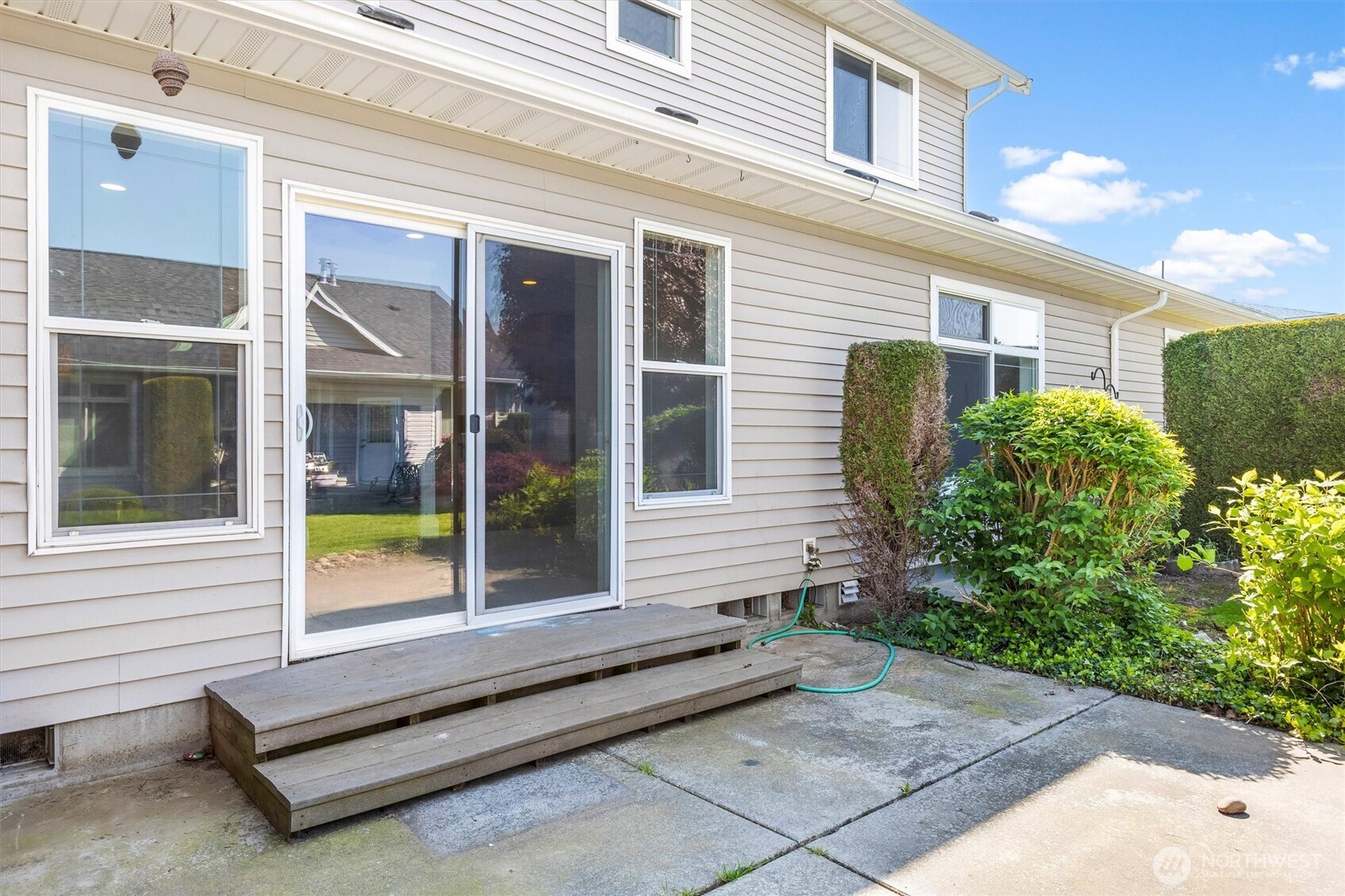 1149 Aaron Drive #B, Lynden, WA 98264