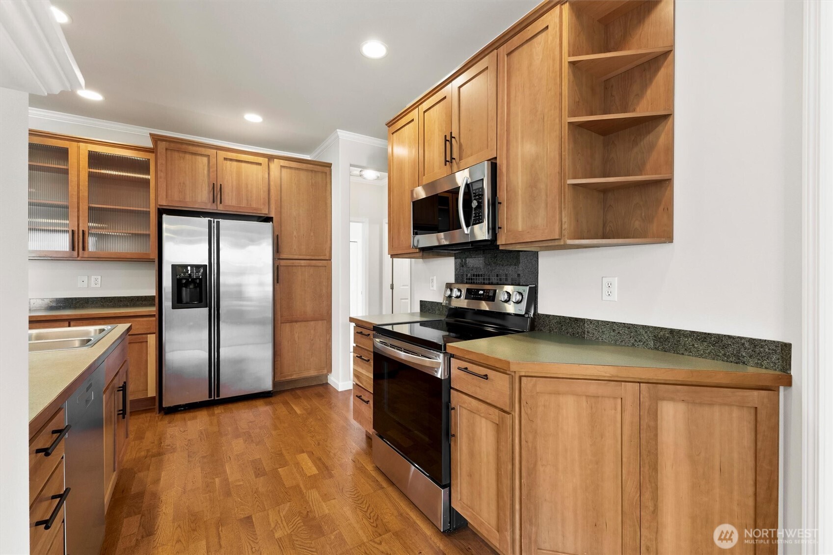 1149 Aaron Drive #B, Lynden, WA 98264