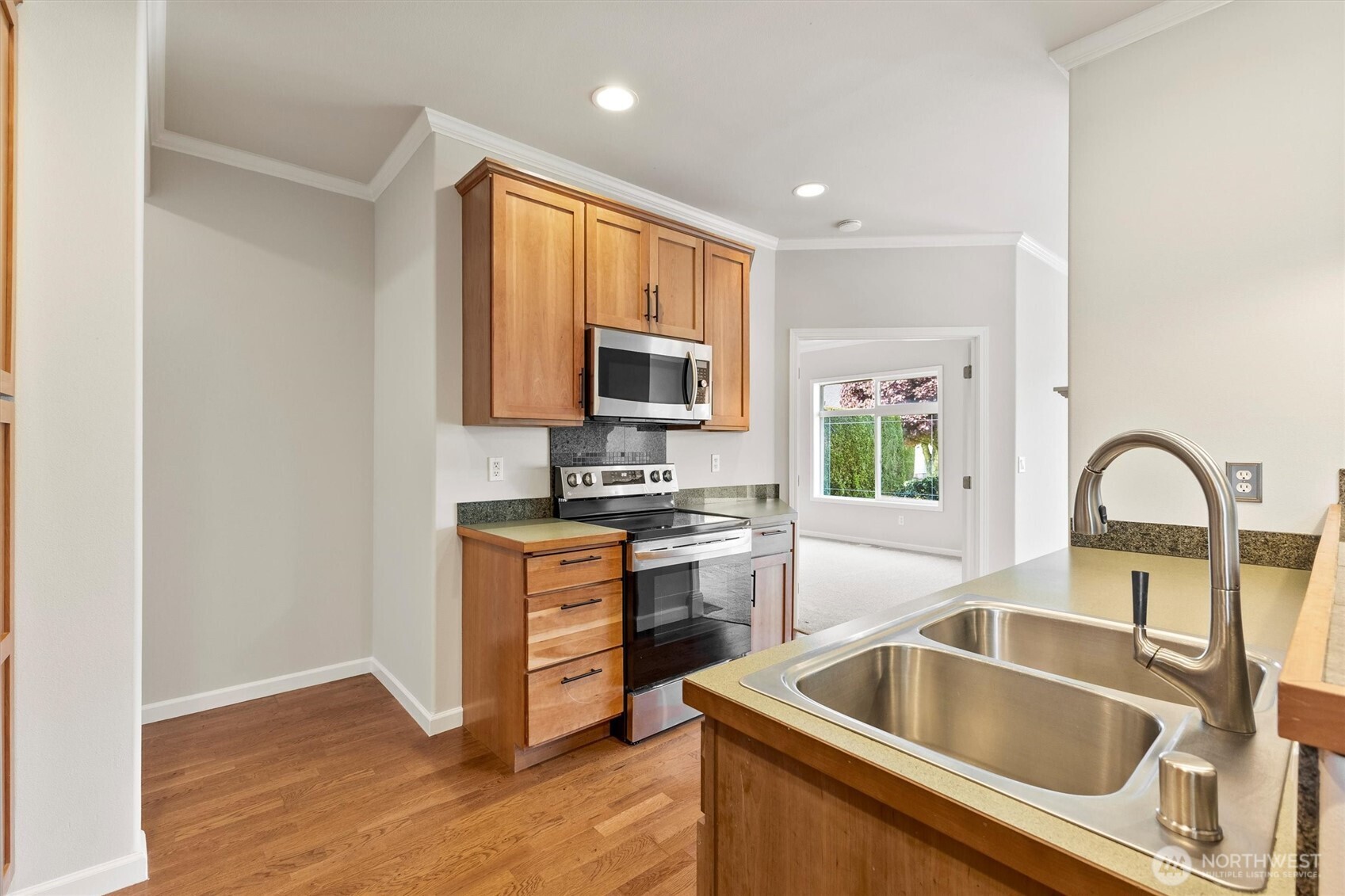 1149 Aaron Drive #B, Lynden, WA 98264