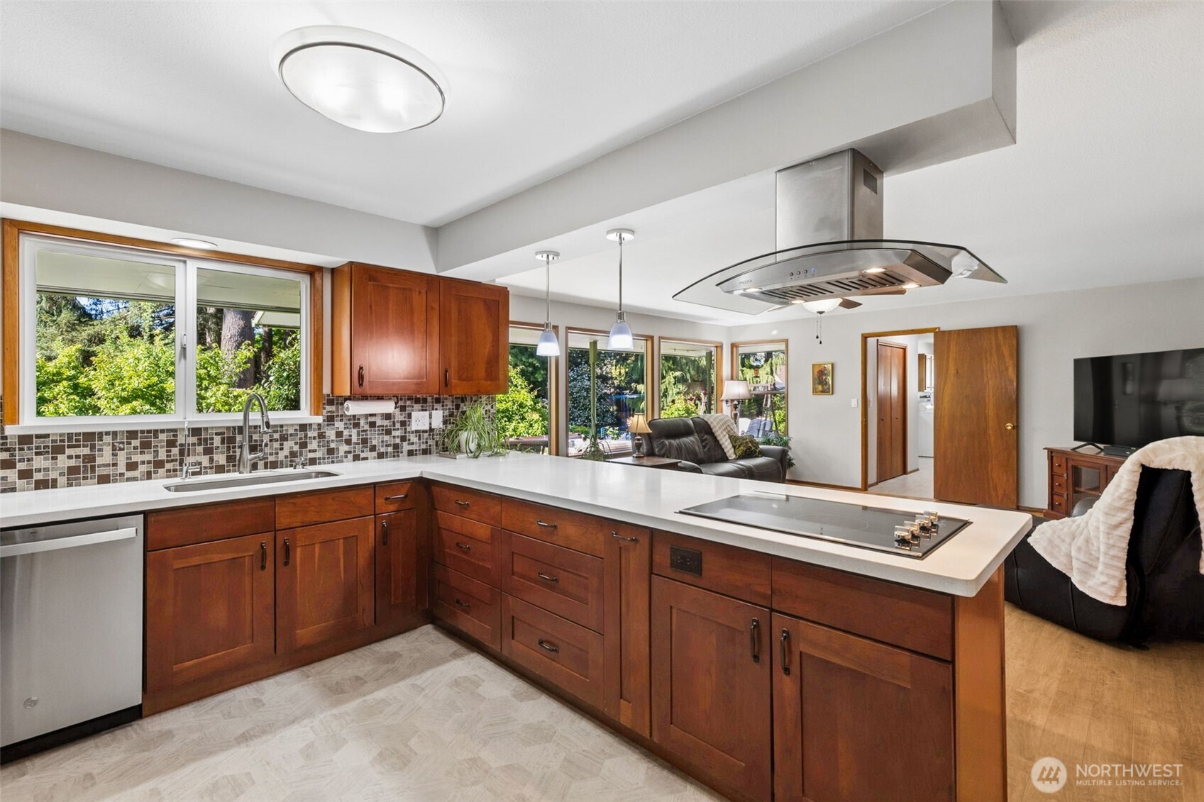 6816 4th Way SE, Lacey, WA 98503