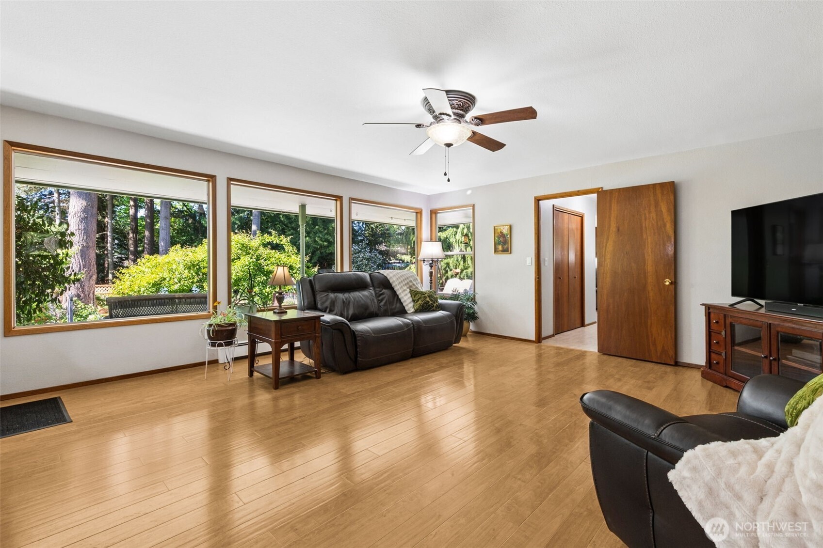 6816 4th Way SE, Lacey, WA 98503