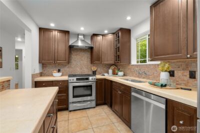 11007 Alton Avenue NE, Seattle, WA 98125 - Photo 12