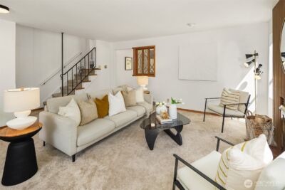 10208 23rd Avenue NE, Seattle, WA 98125 - Photo 2
