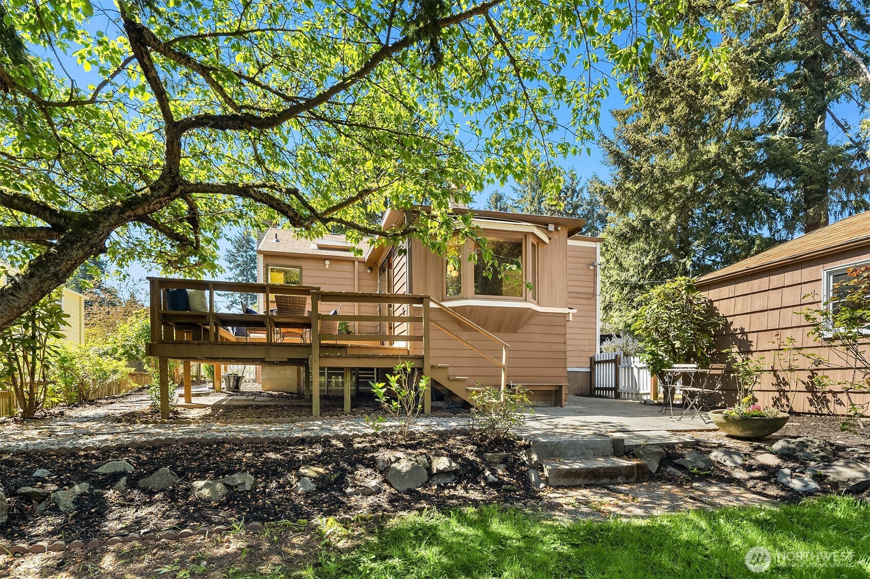 10208 23rd Avenue NE, Seattle, WA 98125