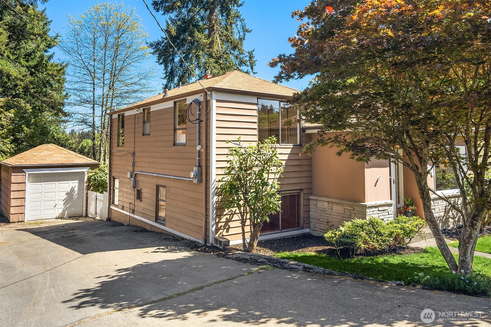 10208 23rd Avenue NE, Seattle, WA 98125
