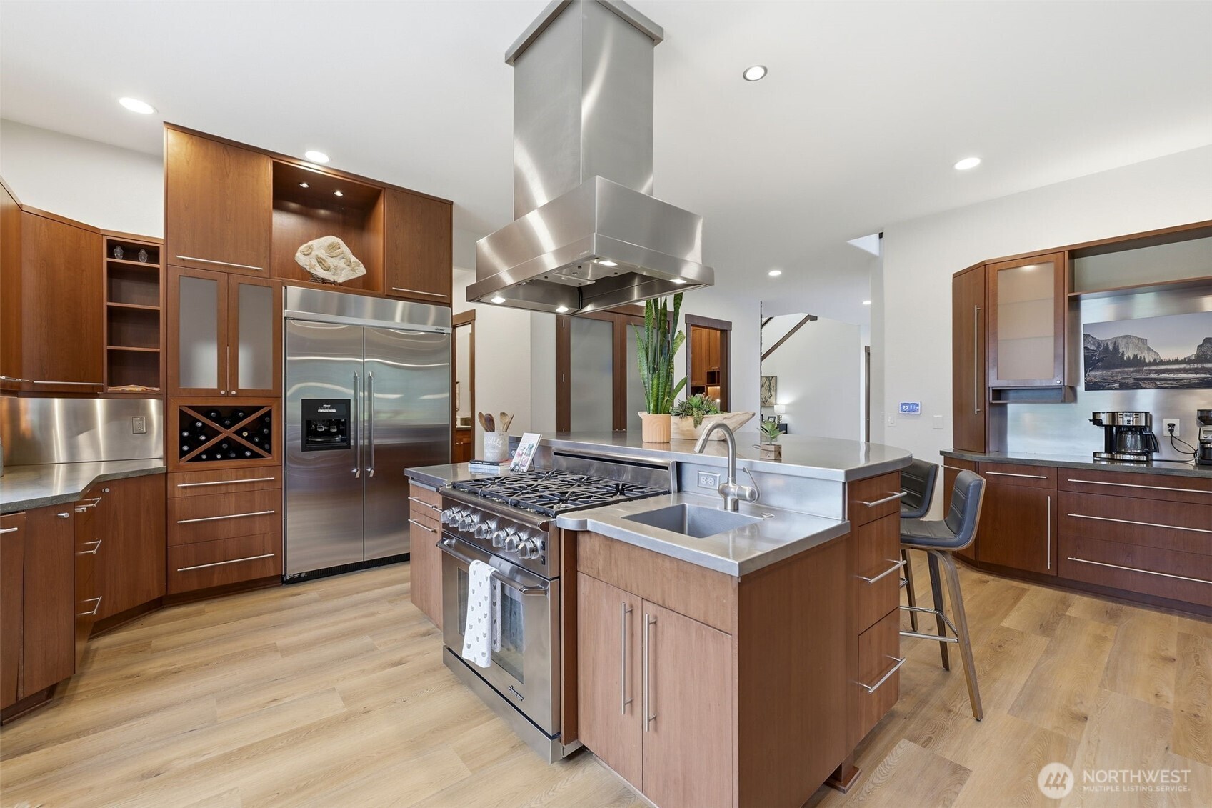 1136 14th Avenue , Fox Island, WA 98333
