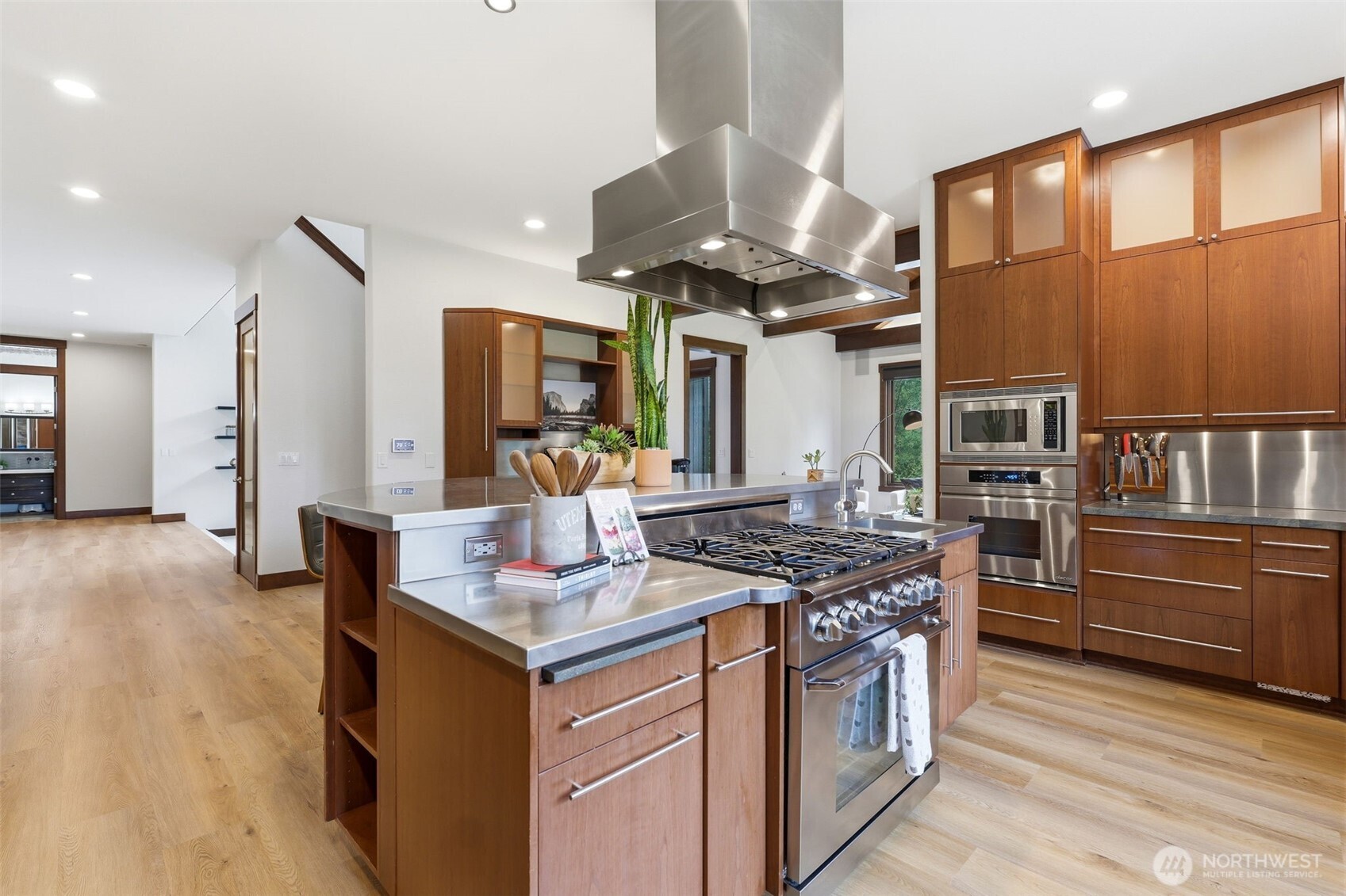 1136 14th Avenue , Fox Island, WA 98333