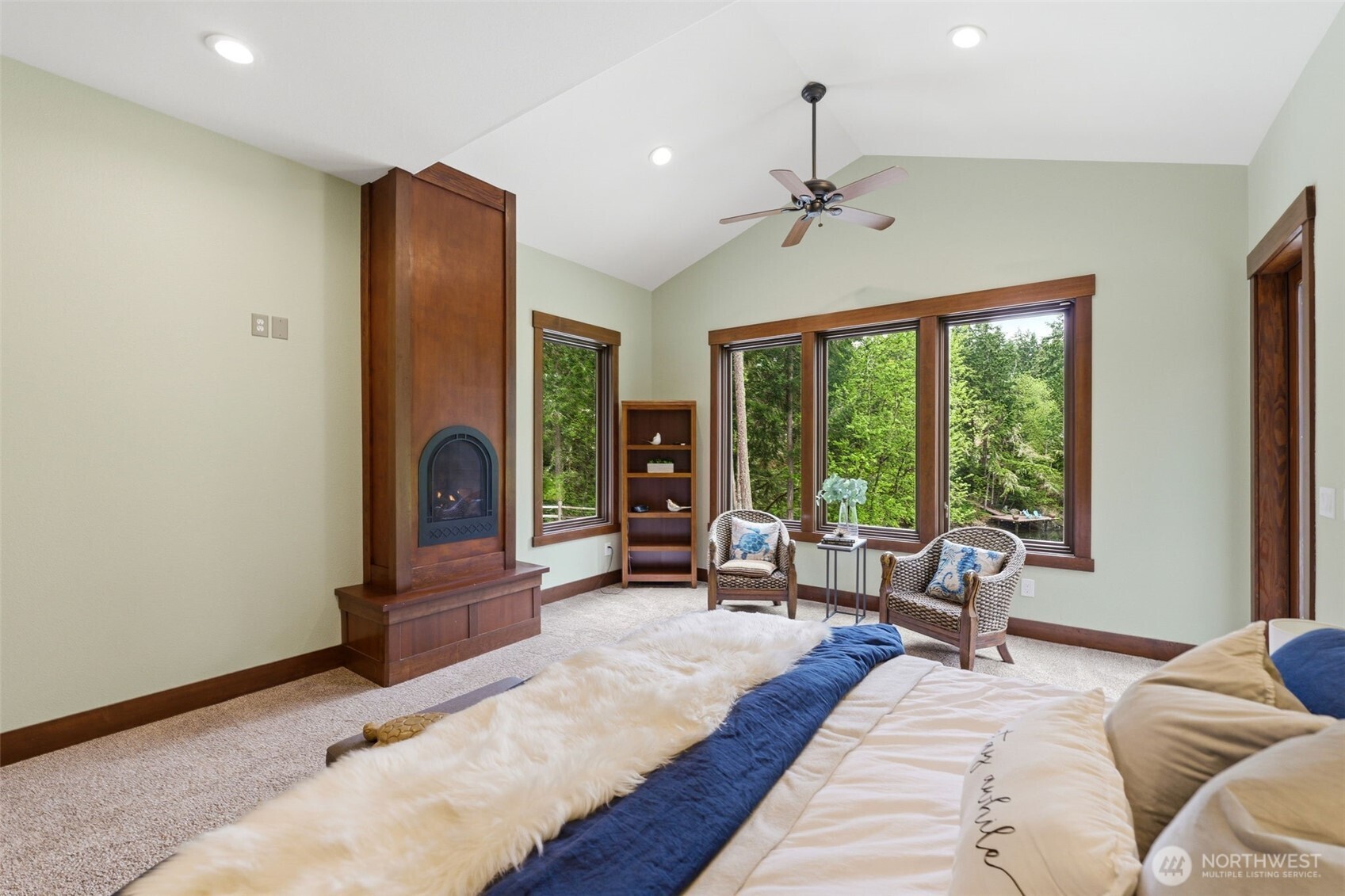 1136 14th Avenue , Fox Island, WA 98333