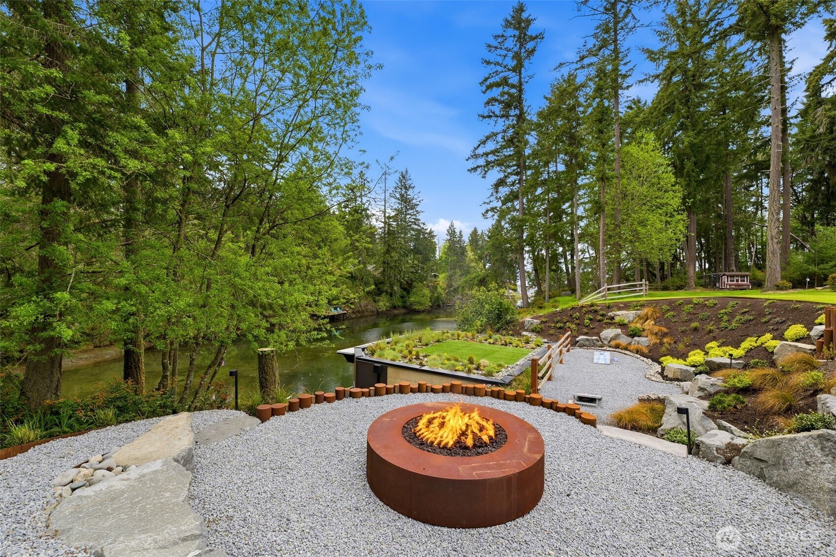 1136 14th Avenue , Fox Island, WA 98333