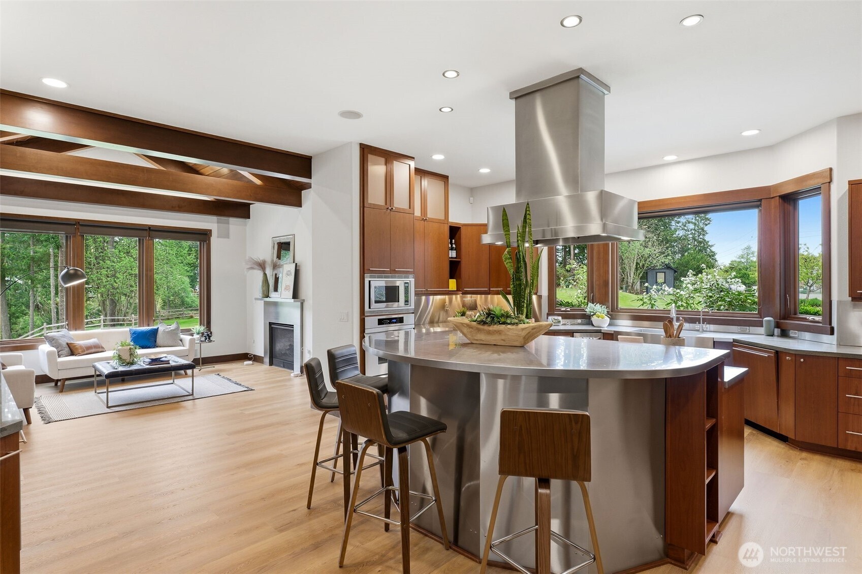 1136 14th Avenue , Fox Island, WA 98333